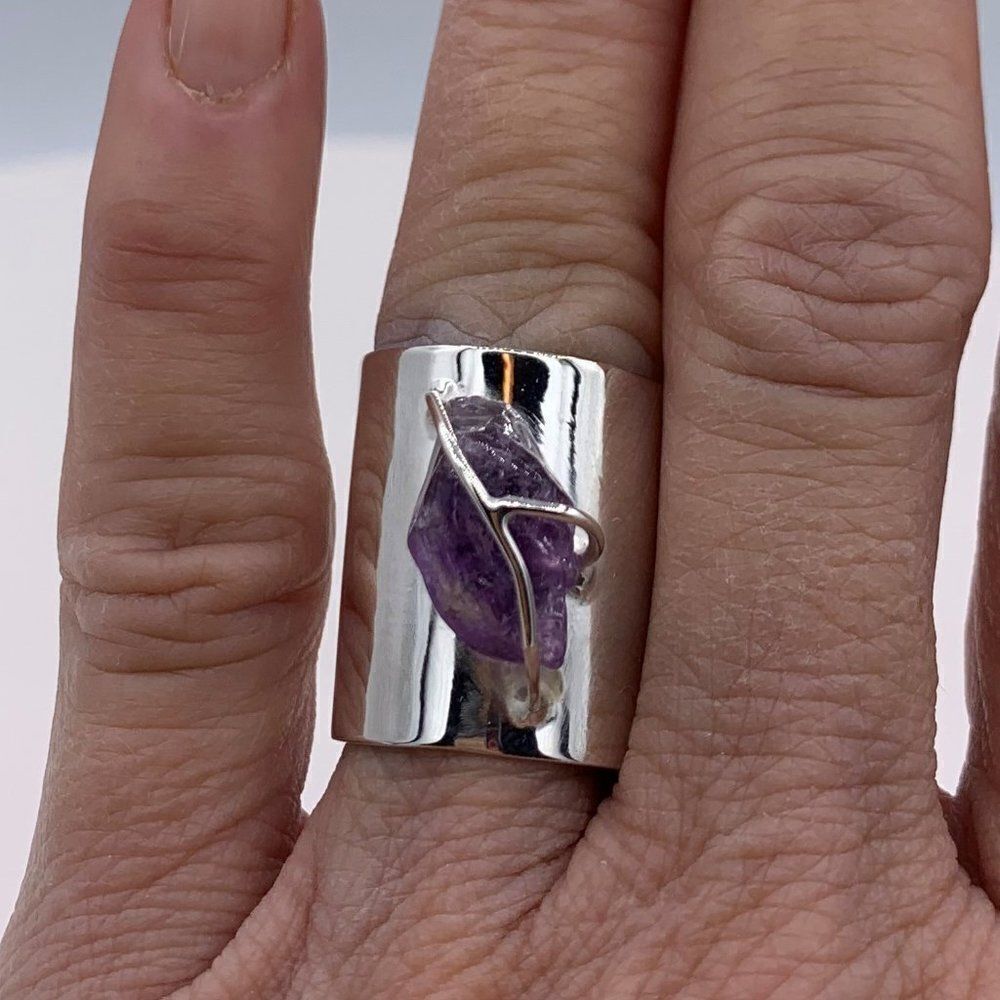 Ring, new no tags, 8.5 grams solid silver, real uncut amethyst, sz 7 and 8,